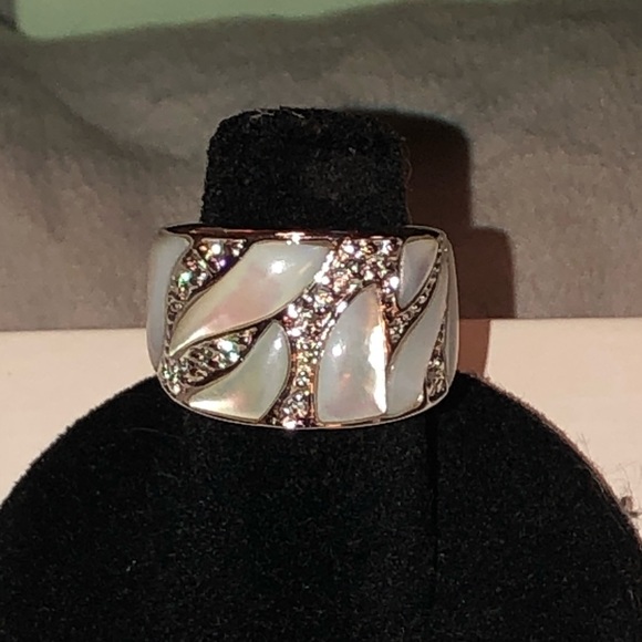 Mother of pearl Swarovski ring silver GORGEOUS - Picture 11 of 16